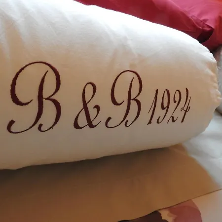 Bed & Breakfast 1924 *